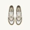 MEDALIST LOW SNEAKER AUS LEDER, FARBE WEISS UND COVERT GRÜN MIT SCHRIFTZUG MEDALIST LOW SNEAKER AUS LEDER, FARBE WEISS UND COVERT GRÜN MIT SCHRIFTZUG