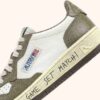 MEDALIST LOW SNEAKER AUS LEDER, FARBE WEISS UND COVERT GRÜN MIT SCHRIFTZUG MEDALIST LOW SNEAKER AUS LEDER, FARBE WEISS UND COVERT GRÜN MIT SCHRIFTZUG