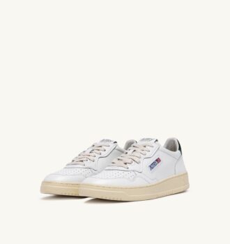 MEDALIST LOW SNEAKER AUS LEDER UND MOUNTAIN WHITE
