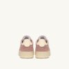 MEDALIST LOW SNEAKER AUS SEIDE UND OFF-WHITE-WILDLEDER MEDALIST LOW SNEAKER AUS SEIDE UND OFF-WHITE-WILDLEDER