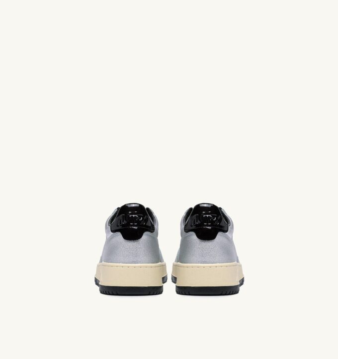 MEDALIST LOW SNEAKER AUS SILBER- UND SCHWARZ METALISIERTEM LEDER MEDALIST LOW SNEAKER AUS SILBER- UND SCHWARZ METALISIERTEM LEDER