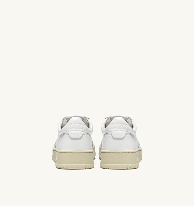 MEDALIST LOW SNEAKER AUS WEISSEM LEDER
