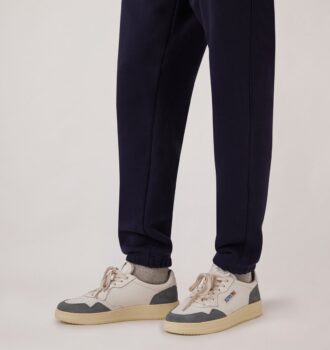MEDALIST LOW SNEAKER AUS WEISSEM LEDER UND MOREL-WILDLEDER