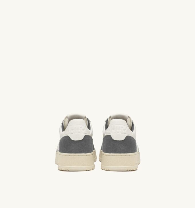 MEDALIST LOW SNEAKER AUS WEISSEM LEDER UND MOREL-WILDLEDER MEDALIST LOW SNEAKER AUS WEISSEM LEDER UND MOREL-WILDLEDER