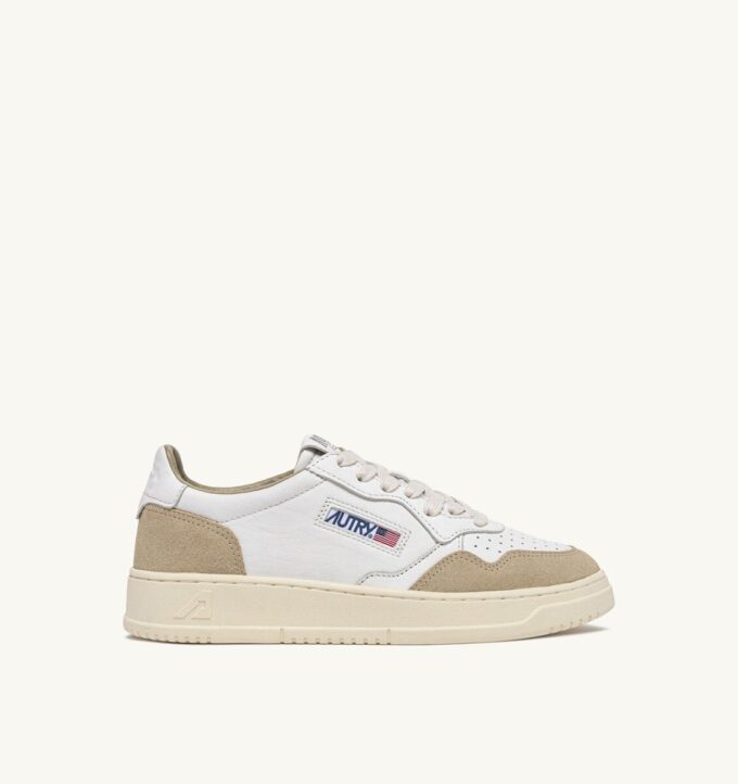 MEDALIST LOW SNEAKER AUS WEISSEM LEDER UND SPONGE-WILDLEDER MEDALIST LOW SNEAKER AUS WEISSEM LEDER UND SPONGE-WILDLEDER