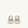 MEDALIST LOW SNEAKER AUS WEISSEM LEDER UND SPONGE-WILDLEDER MEDALIST LOW SNEAKER AUS WEISSEM LEDER UND SPONGE-WILDLEDER