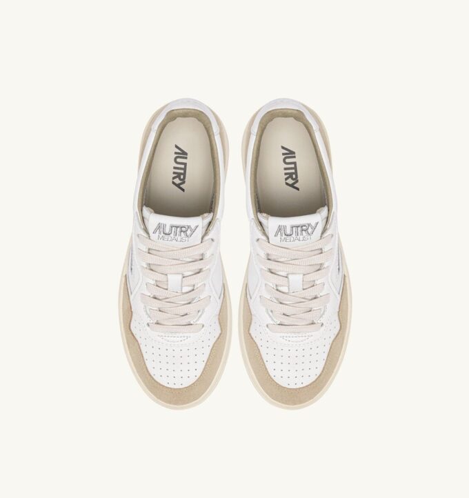 MEDALIST LOW SNEAKER AUS WEISSEM LEDER UND SPONGE-WILDLEDER MEDALIST LOW SNEAKER AUS WEISSEM LEDER UND SPONGE-WILDLEDER