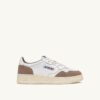 MEDALIST LOW SNEAKER AUS WEISSEM LEDER UND TABAK-WILDLEDER MEDALIST LOW SNEAKER AUS WEISSEM LEDER UND TABAK-WILDLEDER