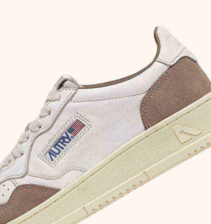 MEDALIST LOW SNEAKER AUS WEISSEM LEDER UND TABAK-WILDLEDER MEDALIST LOW SNEAKER AUS WEISSEM LEDER UND TABAK-WILDLEDER