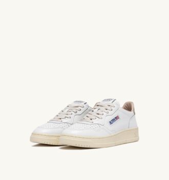 MEDALIST LOW SNEAKER AUS WEISSEM LEDER UND TIDAL-SCHAUMSTOFF