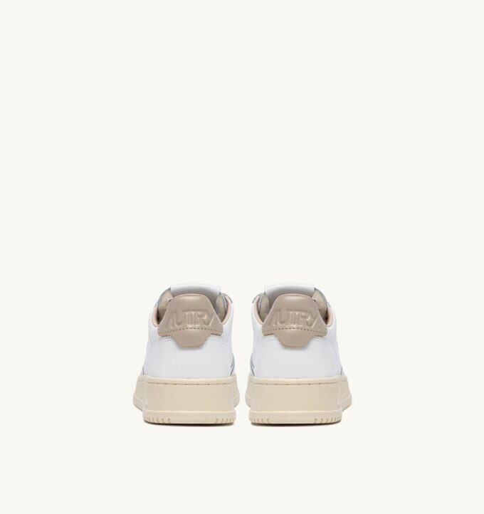 MEDALIST LOW SNEAKER AUS WEISSEM LEDER UND TIDAL-SCHAUMSTOFF MEDALIST LOW SNEAKER AUS WEISSEM LEDER UND TIDAL-SCHAUMSTOFF