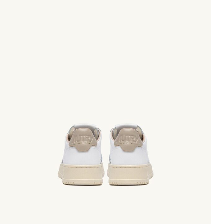 MEDALIST LOW SNEAKER AUS WEISSEM LEDER UND TIDAL-SCHAUMSTOFF MEDALIST LOW SNEAKER AUS WEISSEM LEDER UND TIDAL-SCHAUMSTOFF