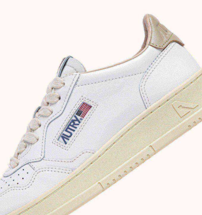 MEDALIST LOW SNEAKER AUS WEISSEM LEDER UND TIDAL-SCHAUMSTOFF MEDALIST LOW SNEAKER AUS WEISSEM LEDER UND TIDAL-SCHAUMSTOFF
