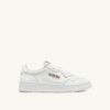 MEDALIST LOW SNEAKER AUS WEISSEM, STONE GEWASCHENEM LEDER MEDALIST LOW SNEAKER AUS WEISSEM, STONE GEWASCHENEM LEDER