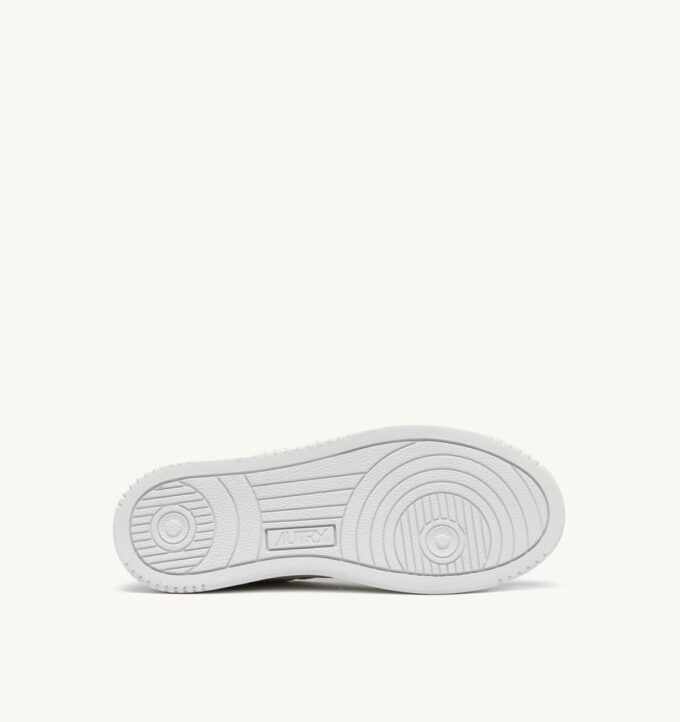 MEDALIST LOW SNEAKER AUS WEISSEM, STONE GEWASCHENEM LEDER MEDALIST LOW SNEAKER AUS WEISSEM, STONE GEWASCHENEM LEDER