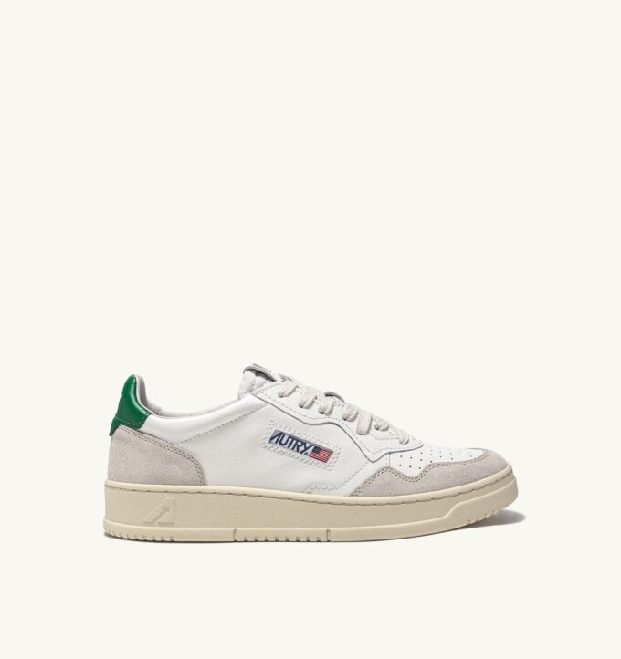 MEDALIST LOW SNEAKER AUS WEISSEM UND AMAZONISCHEM LEDER UND BEIGEM WILDLEDER MEDALIST LOW SNEAKER AUS WEISSEM UND AMAZONISCHEM LEDER UND BEIGEM WILDLEDER