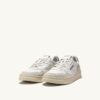 MEDALIST LOW SNEAKER AUS WEISSEM UND AMAZONISCHEM LEDER UND BEIGEM WILDLEDER MEDALIST LOW SNEAKER AUS WEISSEM UND AMAZONISCHEM LEDER UND BEIGEM WILDLEDER