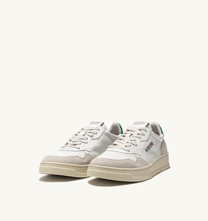 MEDALIST LOW SNEAKER AUS WEISSEM UND AMAZONISCHEM LEDER UND BEIGEM WILDLEDER MEDALIST LOW SNEAKER AUS WEISSEM UND AMAZONISCHEM LEDER UND BEIGEM WILDLEDER