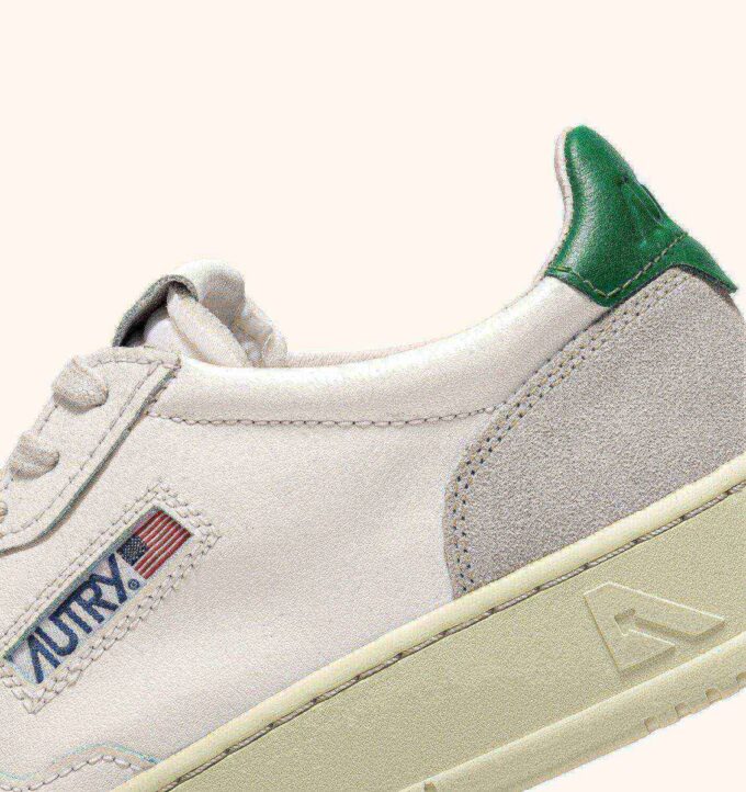 MEDALIST LOW SNEAKER AUS WEISSEM UND AMAZONISCHEM LEDER UND BEIGEM WILDLEDER MEDALIST LOW SNEAKER AUS WEISSEM UND AMAZONISCHEM LEDER UND BEIGEM WILDLEDER