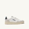MEDALIST LOW SNEAKER AUS WEISSEM UND BLAUEM LEDER UND BEIGEM WILDLEDER MEDALIST LOW SNEAKER AUS WEISSEM UND BLAUEM LEDER UND BEIGEM WILDLEDER