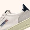 MEDALIST LOW SNEAKER AUS WEISSEM UND BLAUEM LEDER UND BEIGEM WILDLEDER MEDALIST LOW SNEAKER AUS WEISSEM UND BLAUEM LEDER UND BEIGEM WILDLEDER