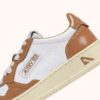 MEDALIST LOW SNEAKER AUS WEISSEM UND BRAUNEM ZUCKERLEDER