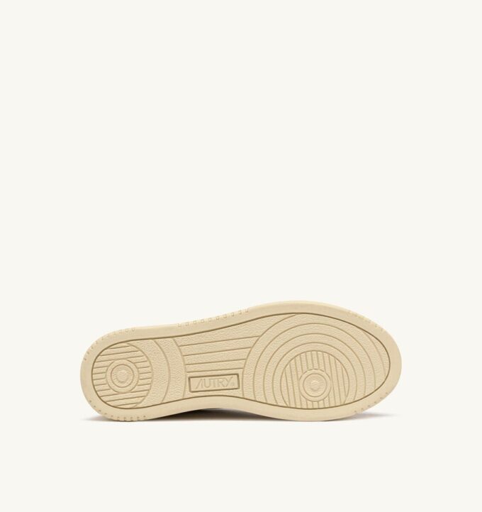 MEDALIST LOW SNEAKER AUS WEISSEM UND BRAUNEM ZUCKERWILDTIER UND LEDER MEDALIST LOW SNEAKER AUS WEISSEM UND BRAUNEM ZUCKERWILDTIER UND LEDER