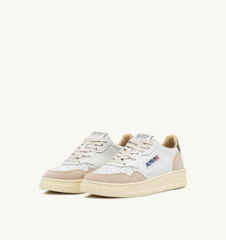 MEDALIST LOW SNEAKER AUS WEISSEM UND COVERT GRÜNEM LEDER-WILDLEDER