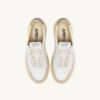 MEDALIST LOW SNEAKER AUS WEISSEM UND COVERT GRÜNEM LEDER-WILDLEDER