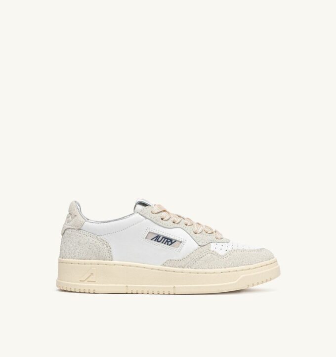 MEDALIST LOW SNEAKER AUS WEISSEM UND GLITZERLEDER MEDALIST LOW SNEAKER AUS WEISSEM UND GLITZERLEDER