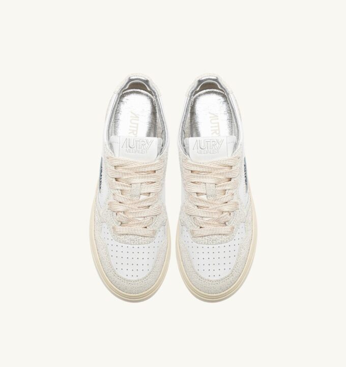 MEDALIST LOW SNEAKER AUS WEISSEM UND GLITZERLEDER MEDALIST LOW SNEAKER AUS WEISSEM UND GLITZERLEDER