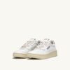 MEDALIST LOW SNEAKER AUS WEISSEM UND GOLDENEM LEDER