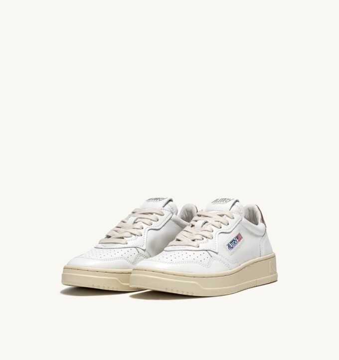 MEDALIST LOW SNEAKER AUS WEISSEM UND GOLDENEM LEDER
