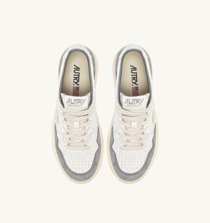 MEDALIST LOW SNEAKER AUS WEISSEM UND GRAUEM LEDER-WILDLEDER MEDALIST LOW SNEAKER AUS WEISSEM UND GRAUEM LEDER-WILDLEDER