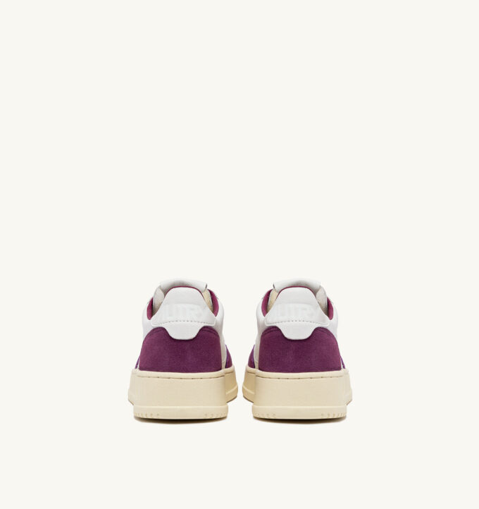 MEDALIST LOW SNEAKER AUS WEISSEM UND LILA LEDER UND WILDLEDER MEDALIST LOW SNEAKER AUS WEISSEM UND LILA LEDER UND WILDLEDER