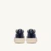 MEDALIST LOW SNEAKER AUS WEISSEM UND NACHTBLAUEM LEDER