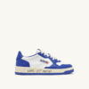 MEDALIST LOW SNEAKER AUS WEISSEM UND PALACE BLUE LEDER MIT SCHRIFTZUG MEDALIST LOW SNEAKER AUS WEISSEM UND PALACE BLUE LEDER MIT SCHRIFTZUG