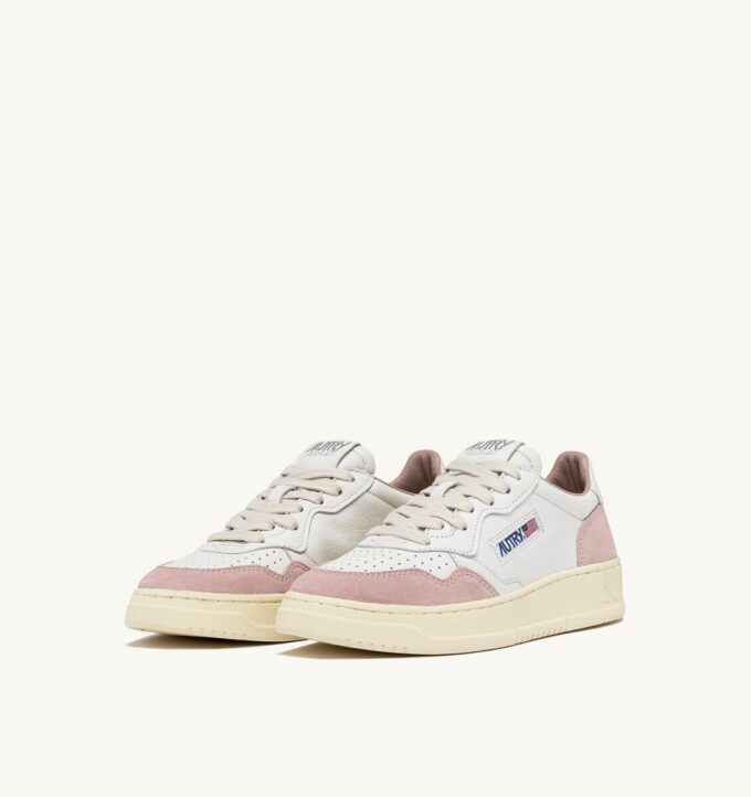 MEDALIST LOW SNEAKER AUS WEISSEM UND PUDERBEIGEHEMDE-LEDER-WILDLEDER