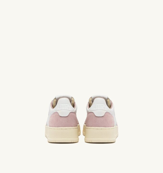 MEDALIST LOW SNEAKER AUS WEISSEM UND PUDERBEIGEHEMDE-LEDER-WILDLEDER