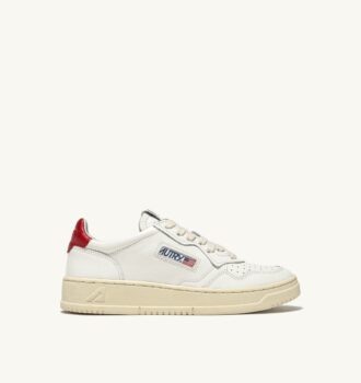 MEDALIST LOW SNEAKER AUS WEISSEM UND ROTEM LEDER