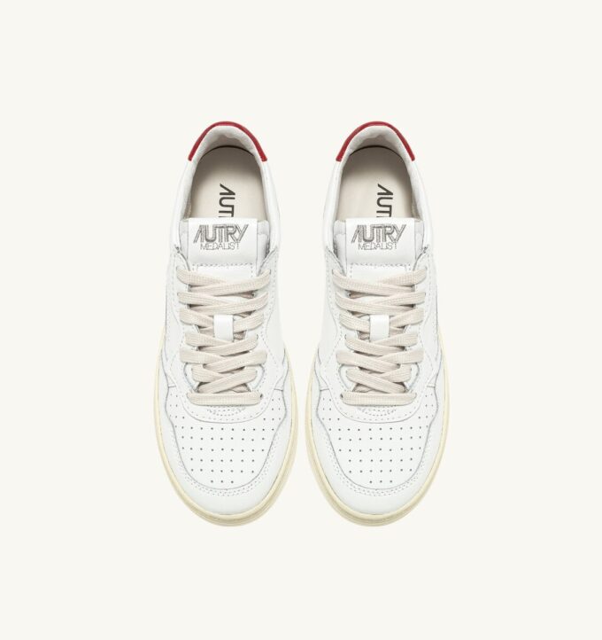 MEDALIST LOW SNEAKER AUS WEISSEM UND ROTEM LEDER MEDALIST LOW SNEAKER AUS WEISSEM UND ROTEM LEDER