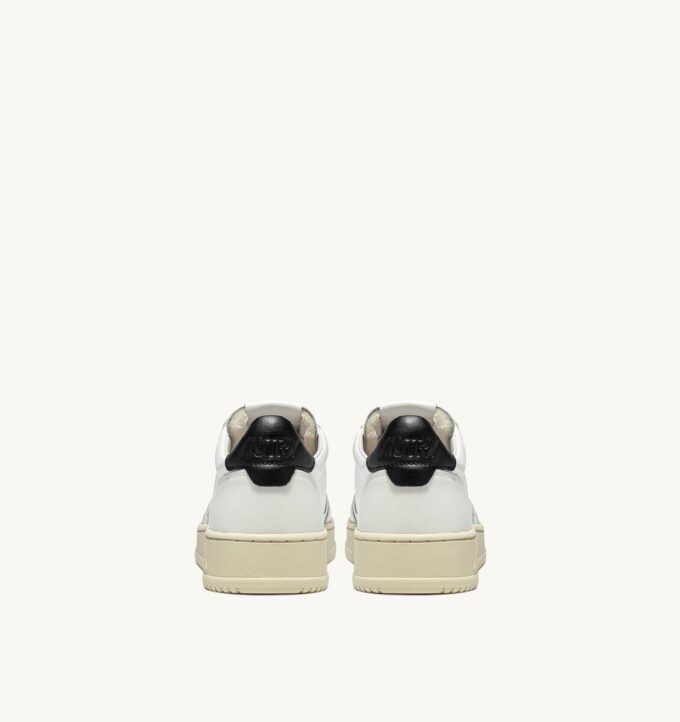 MEDALIST LOW SNEAKER AUS WEISSEM UND SCHWARZEM LEDER MEDALIST LOW SNEAKER AUS WEISSEM UND SCHWARZEM LEDER