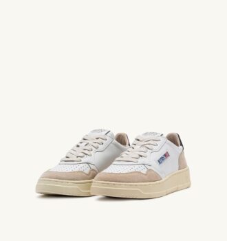 MEDALIST LOW SNEAKER AUS WEISSEM UND SCHWARZEM LEDER UND BEIGEM WILDLEDER