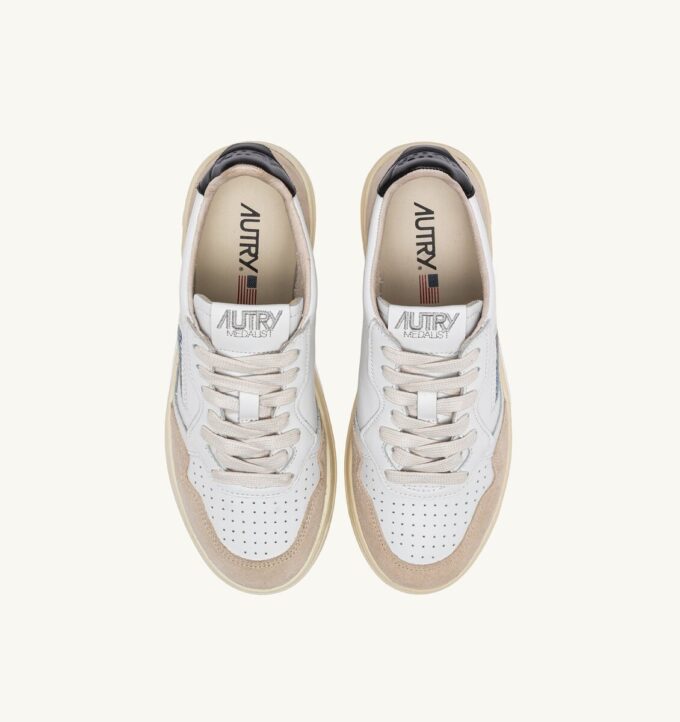 MEDALIST LOW SNEAKER AUS WEISSEM UND SCHWARZEM LEDER UND BEIGEM WILDLEDER MEDALIST LOW SNEAKER AUS WEISSEM UND SCHWARZEM LEDER UND BEIGEM WILDLEDER