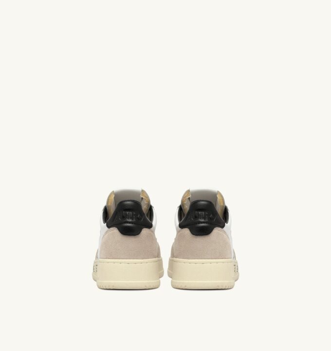 MEDALIST LOW SNEAKER AUS WEISSEM UND SCHWARZEM LEDER UND WILDLEDER MIT SCHRIFTZUG MEDALIST LOW SNEAKER AUS WEISSEM UND SCHWARZEM LEDER UND WILDLEDER MIT SCHRIFTZUG