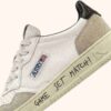 MEDALIST LOW SNEAKER AUS WEISSEM UND SCHWARZEM LEDER UND WILDLEDER MIT SCHRIFTZUG MEDALIST LOW SNEAKER AUS WEISSEM UND SCHWARZEM LEDER UND WILDLEDER MIT SCHRIFTZUG