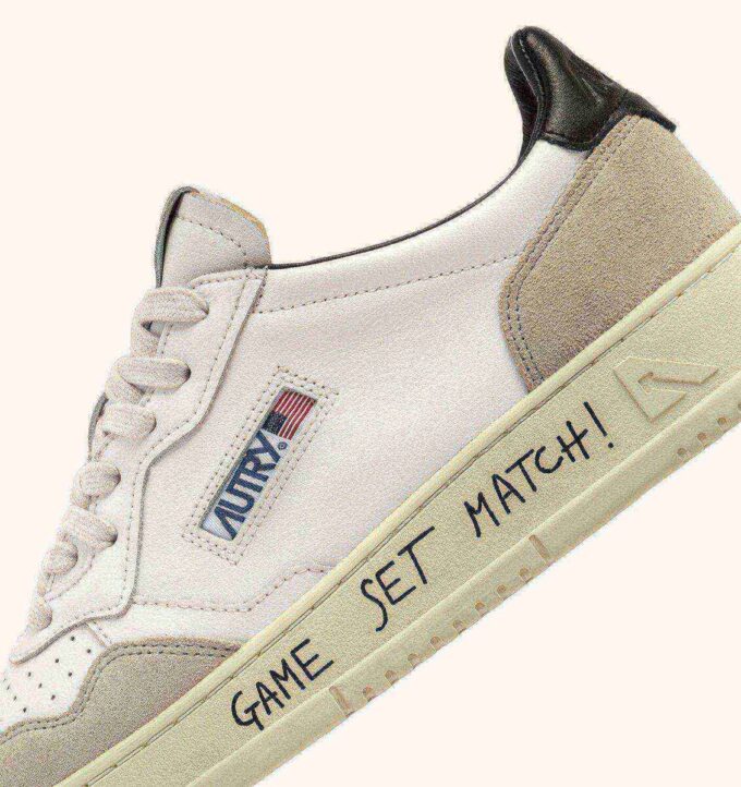 MEDALIST LOW SNEAKER AUS WEISSEM UND SCHWARZEM LEDER UND WILDLEDER MIT SCHRIFTZUG MEDALIST LOW SNEAKER AUS WEISSEM UND SCHWARZEM LEDER UND WILDLEDER MIT SCHRIFTZUG