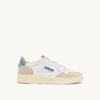 MEDALIST LOW SNEAKER AUS WEISSEM UND SILBERBLAUEM LEDER-WILDLEDER