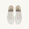 MEDALIST LOW SNEAKER AUS WEISSEM UND SILBERNEN LEDER MIT SCHRIFTZUG