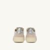 MEDALIST LOW SNEAKER AUS WEISSEM UND SILBERNEN LEDER UND WILDLEDER MIT SCHRIFTZUG MEDALIST LOW SNEAKER AUS WEISSEM UND SILBERNEN LEDER UND WILDLEDER MIT SCHRIFTZUG